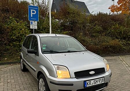 Ford Fusion 1.4 16V + +