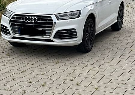Audi Q5 2.0 TFSI S tronic quattro -