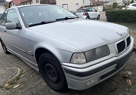 BMW 316i Compact -