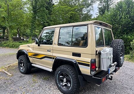 Toyota Land Cruiser GRJ71, 70th Anniversary Edition
