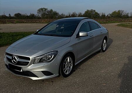 Mercedes-Benz CLA 200 -