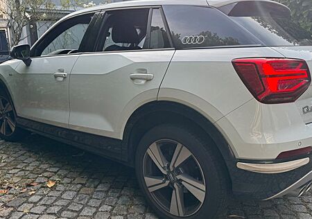 Audi Q2 35 TFSI S tronic sport sport - TOP