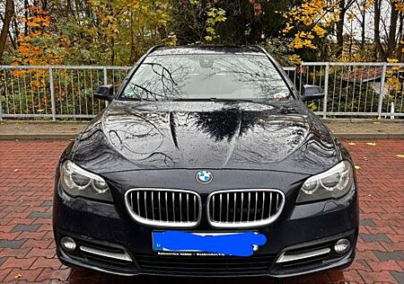 BMW 520d xDrive Touring A Luxury Line Luxury Line