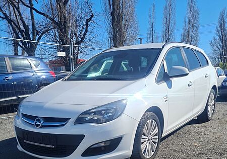 Opel Astra J Sports Tourer Edition