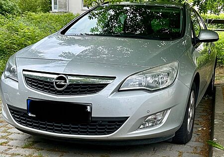 Opel Astra Sports Tourer 1.7 ec 150 J Teilleder 110PS