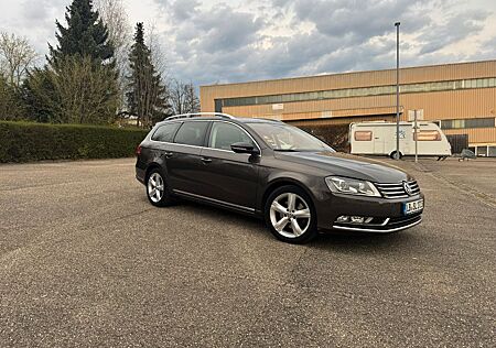 VW Passat Variant Volkswagen 2.0 TSI DSG Highline Variant ...