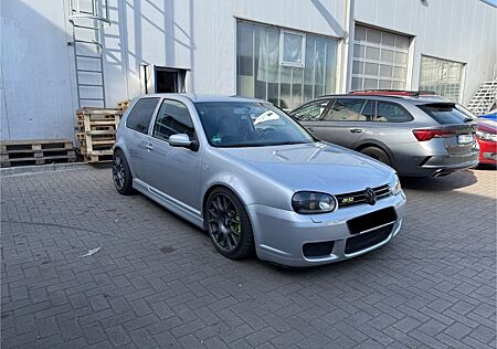 VW Golf Volkswagen 3.2 R32 4motion R32