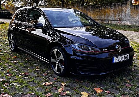 VW Golf Volkswagen 2.0 TSI DSG BMT GTI GTI