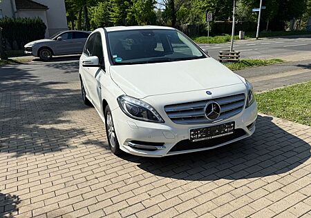 Mercedes-Benz B 180 BlueEFFICIENCY Edition 1 Edition 1