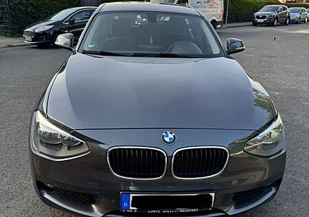 BMW 118d Luxery Line | TÜV und Bremsen Neu