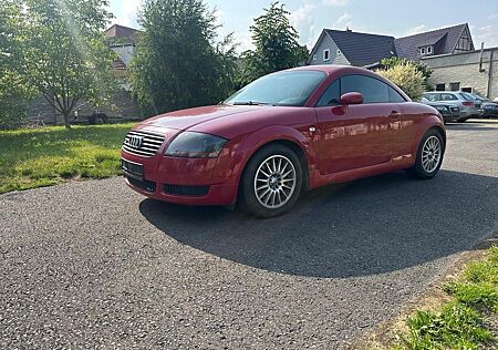 Audi TT Coupe 1.8T quattro 224PS vieles neu