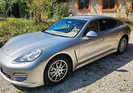 Porsche Panamera 4S
