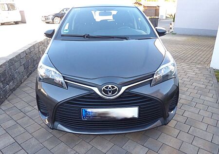 Toyota Yaris 1,0-l-Dual-VVT-i - wenig km, Scheckheft