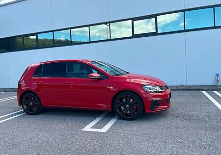 VW Golf Volkswagen 2.0 TSI DSG GTI Performance GTI Performance