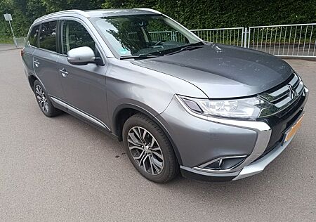 Mitsubishi Outlander 2.0 MIVEC Edition 100 ClearTec 2WD...