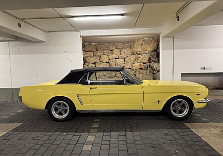 Ford Mustang Convertible