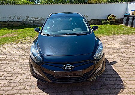 Hyundai i30 1.4 TÜV Neu Reifen Neu