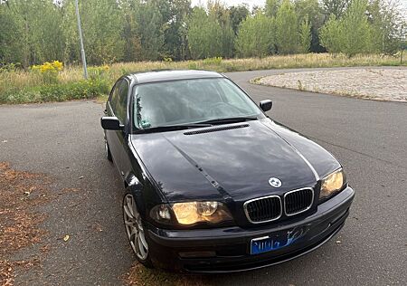BMW 318i -