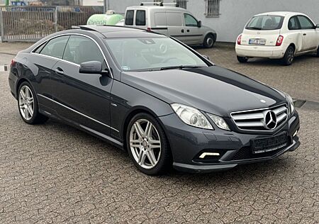 Mercedes-Benz E 200 Coupe 135kW Panorama Automatik Xenon Leder