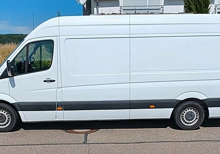 Mercedes-Benz Sprinter für den Motorradsport + Camping