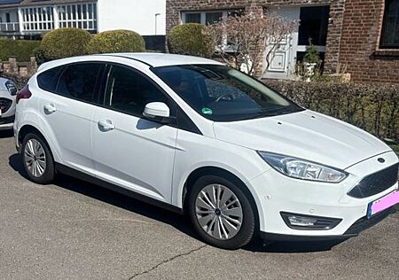 Ford Focus 1,0 EcoBoost 92kW Business weiß