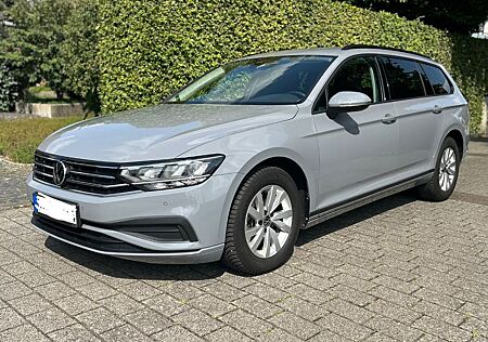 VW Passat Variant Volkswagen 2.0 TDI SCR 9 DSG Conceptline