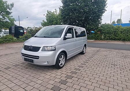 VW T5 Transporter Volkswagen Bus Multivan Highline