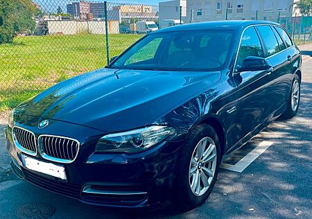 BMW 530d xDrive Touring A -