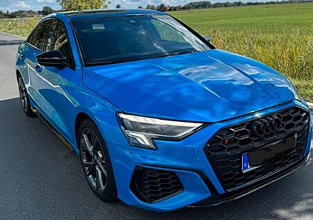 Audi S3 TFSI S tronic quattro -