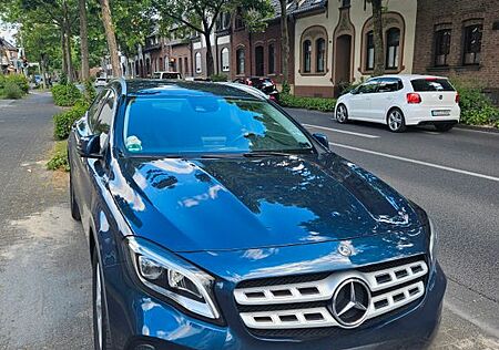Mercedes-Benz GLA 200 DCT - Bj. 2020, SHZ,Navi,MFL, AHK,8-fach