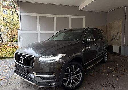 Volvo XC 90 MOMENTUM CROSS AWD B&W NAVI KAMERA PANO BT