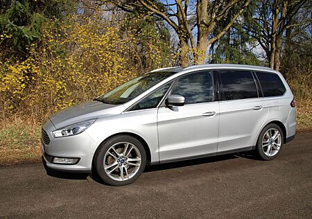 Ford Galaxy Allrad Titanium AHK Leder Pano