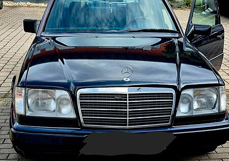 Mercedes-Benz 200 E200