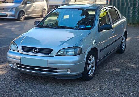 Opel Astra 1.6 Njoy