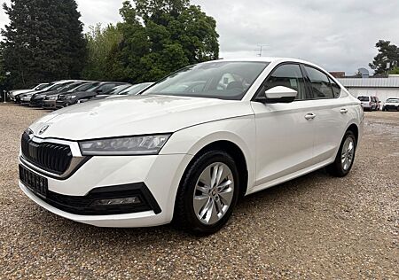 Skoda Octavia Lim. Ambition*APPLECAR*TEMPOMAT*SZH*PDC*