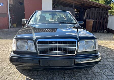 Mercedes-Benz E 320 Sportline coupe