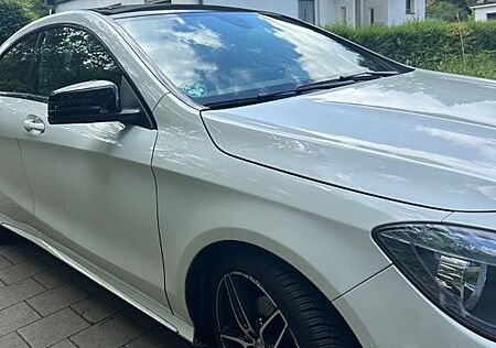 Mercedes-Benz CLA 200 d 4MATIC DCT - Panorama AMG Line