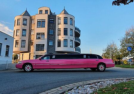 Lincoln Town Car limousine Stretchlimousine