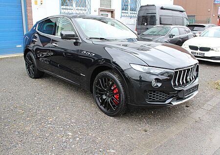Maserati Levante GranLusso S Q4 Softclose,Panorama,21"Alu