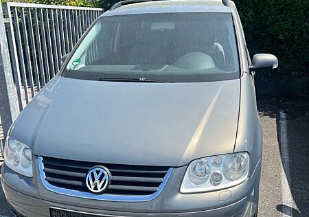 VW Touran Volkswagen 1.6 FSI Automatik Basis Basis
