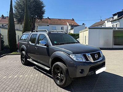 Nissan Navara 2.5 dCi Double Cab -Hochgelegt -Navi