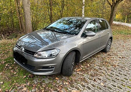 VW Golf Volkswagen 1.2 TSI BMT ALLSTAR StdHz, AHK, Navi, Tempo