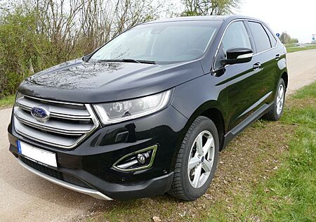 Ford Edge 2,0 l TDCi Titanium AWD/Aut/Pano/Navi/Leder