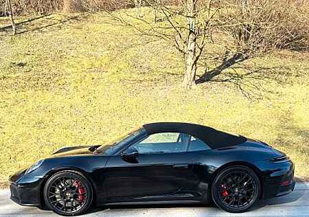 Porsche 992 .2 Carrera 4 GTS Cabrio Carrera GTS schwarz