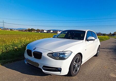 BMW 118i Sport Line Sport Line, Service NEU