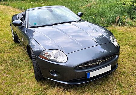 Jaguar XK 4.2L V8 Cabriolet - 8 x 20 " TÜV AU Neu