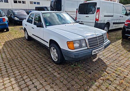 Mercedes-Benz W124 Automatik/ 6 Zylinder