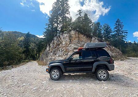 Jeep Cherokee 3.7 KJ ausgebauter Offroad-Camper