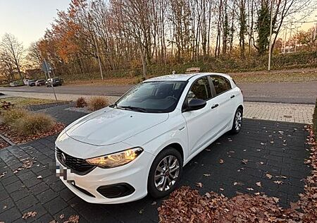Fiat Tipo 1.4 16V 5 Türer Hatchback