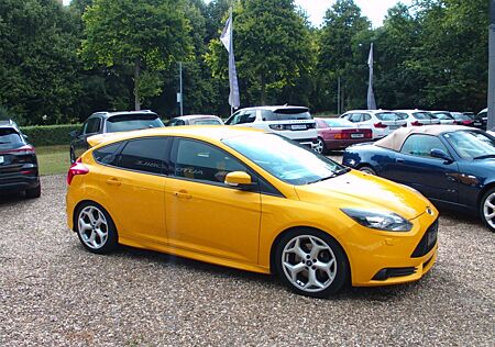 Ford Focus Limousine ST